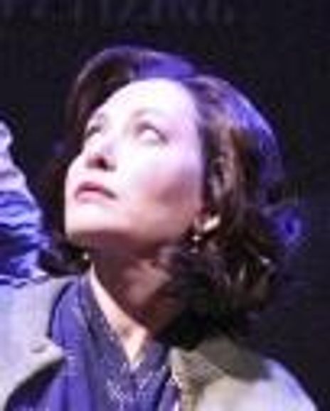 Annabelle Gurw Headshot