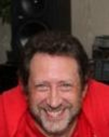 Joey Singer Headshot