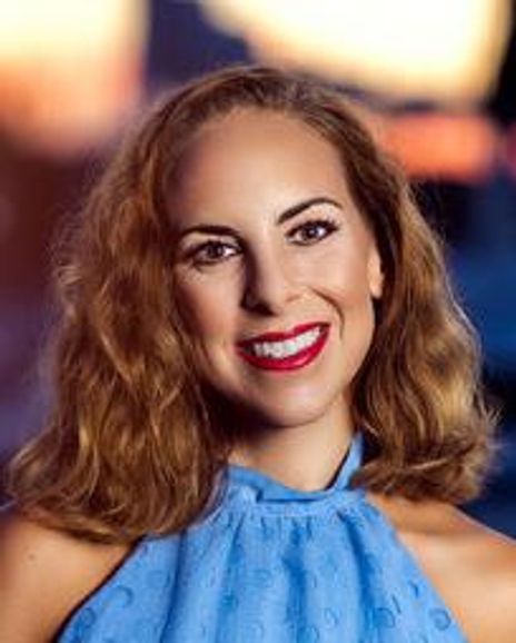 Dawn Derow Headshot