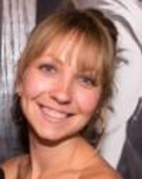 Kelly Swindall Headshot