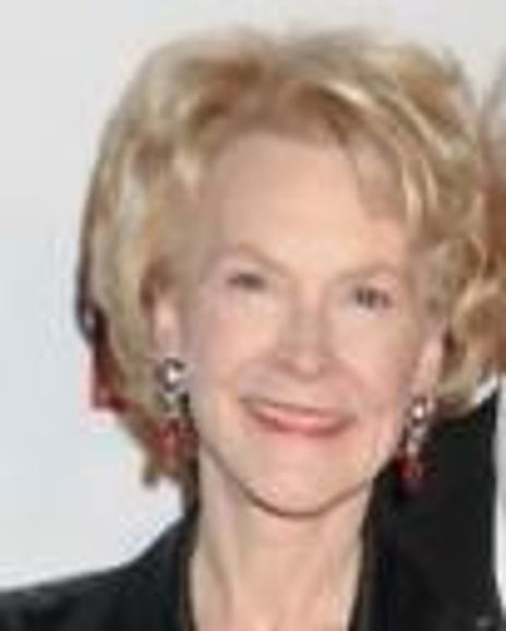 Elizabeth Stribbling Headshot