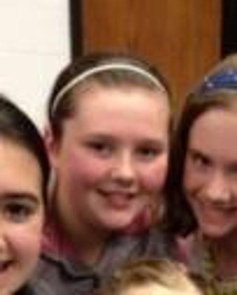 Delia Eisenmen Headshot