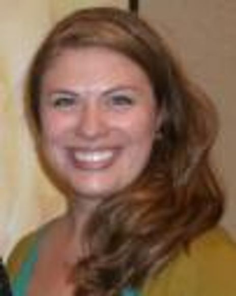 Amanda Roeder Headshot