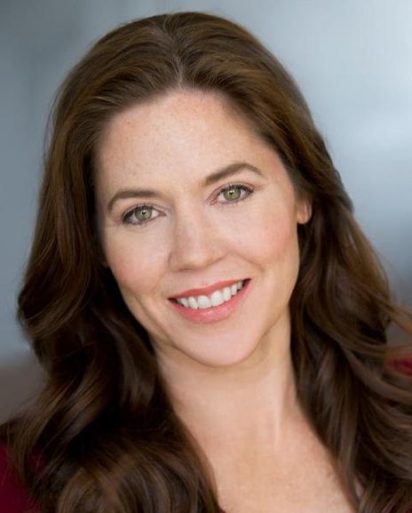 Jennifer Eckes Headshot