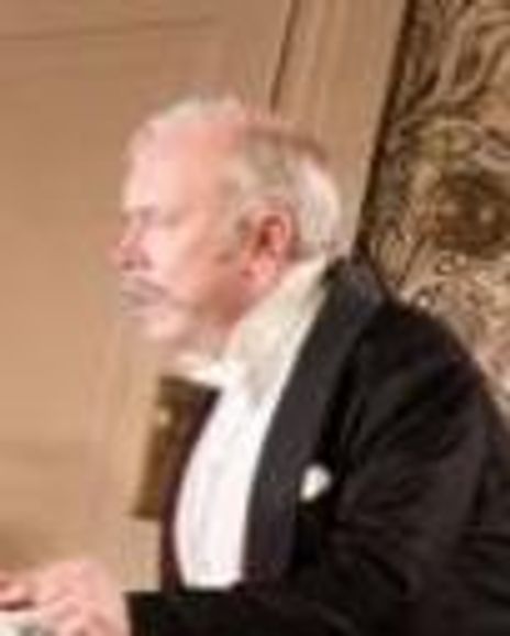 Christina Cole Headshot