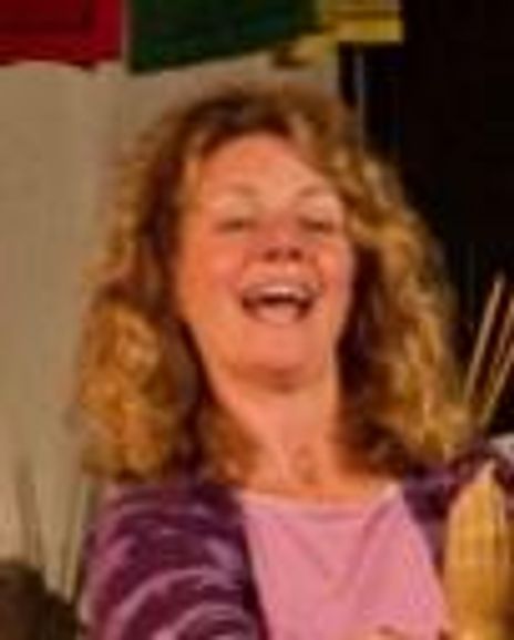 Liz Zweifler Headshot