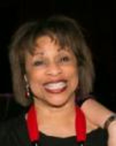 Alyce Claerbaut Headshot