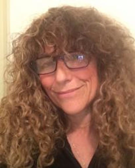 Lora Fox Gamble Headshot