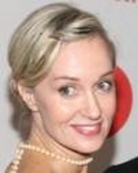 Hillary Gumbell Headshot