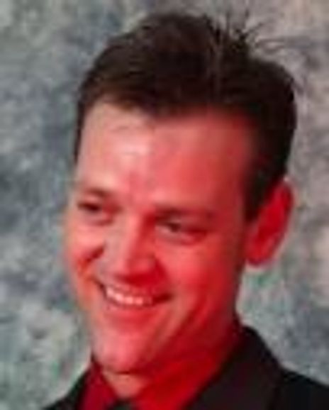 Daniel Ray Olson Headshot