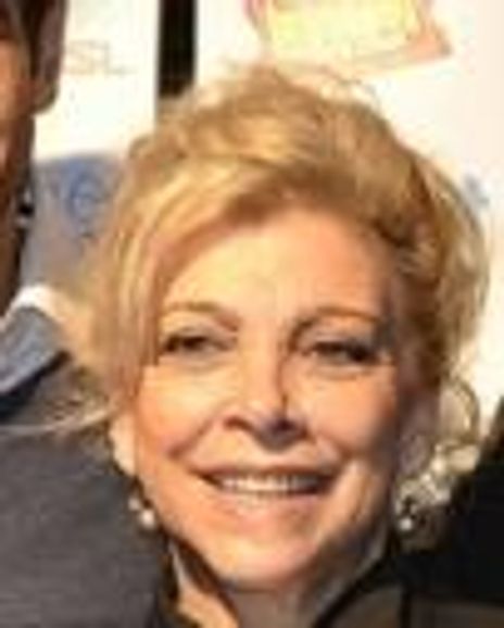 Kiti Manver Headshot