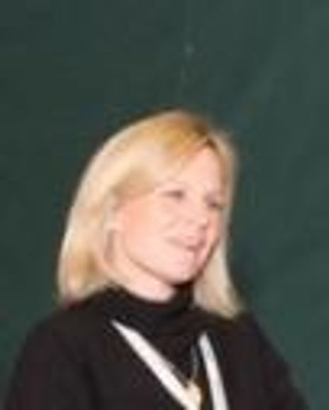 Beth Brennan Headshot