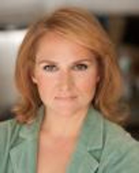 Laura Iris Hill Headshot