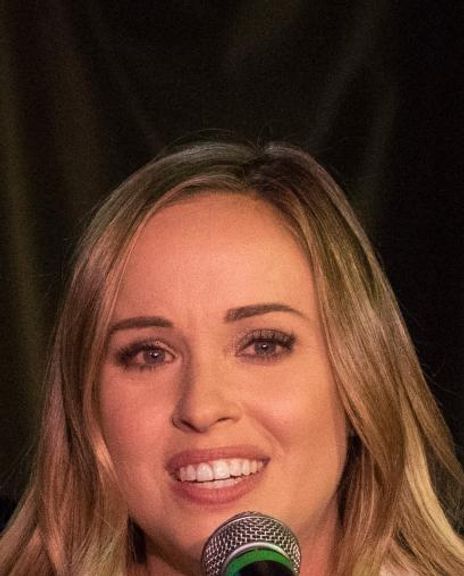 Natalie Lander Headshot