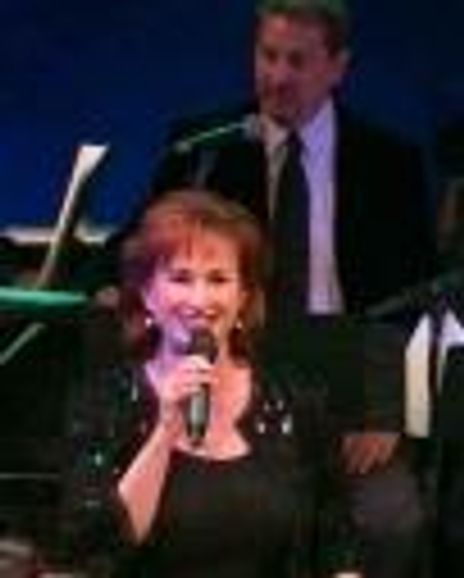 Riassa Katona Bennett Headshot