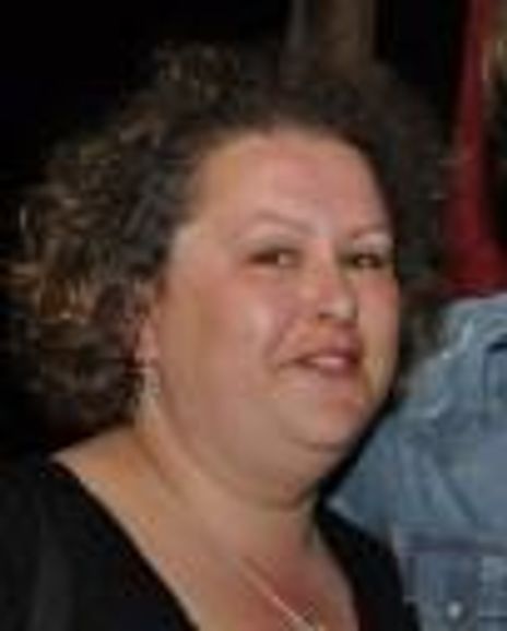 Nikki Lewis Headshot