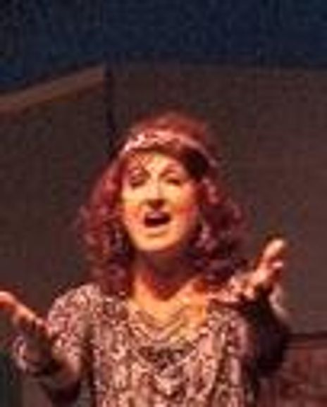 Lana Hartwell Headshot