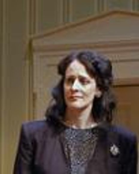 Leigh Nichols Miller Headshot