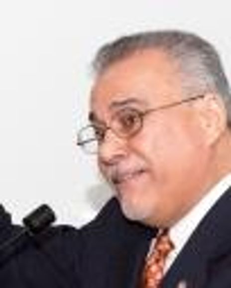 Hector L. Diaz Headshot