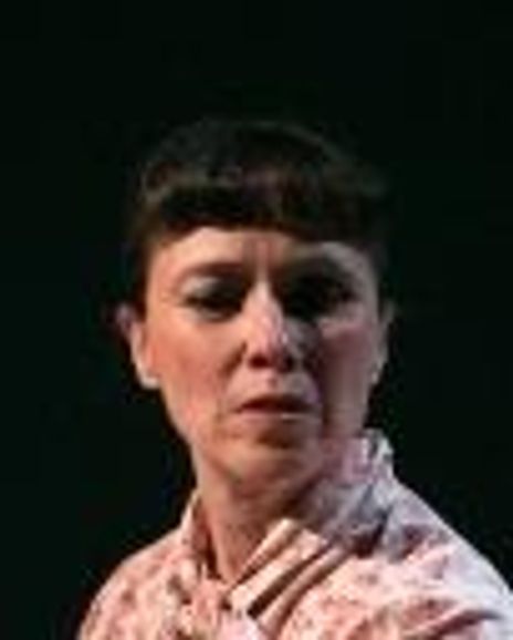 Julie Oliver Headshot