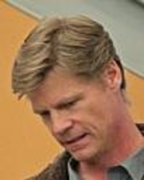 Joel Gretsch Headshot