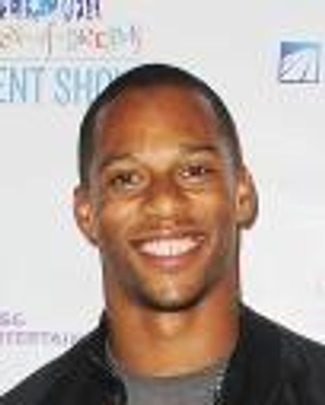Victor Cruz Headshot