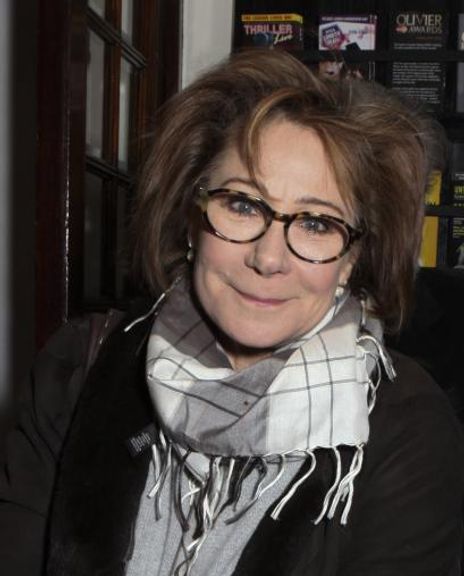 Zoe Wannamaker Headshot