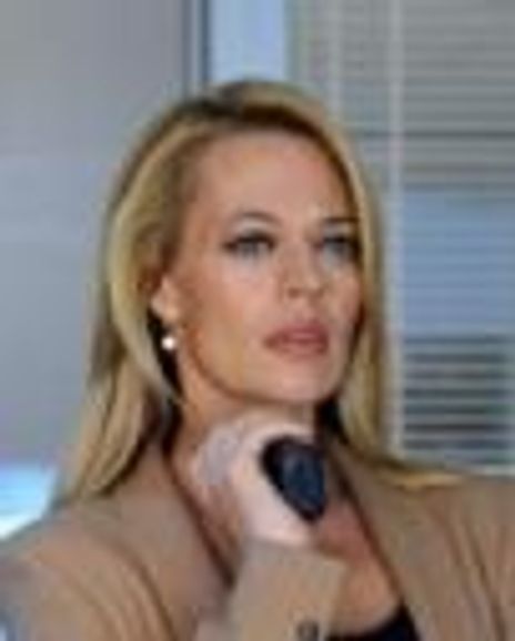 Jeri Ryan Headshot
