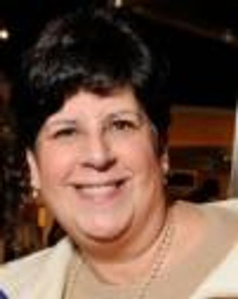 Paula Muzic Headshot