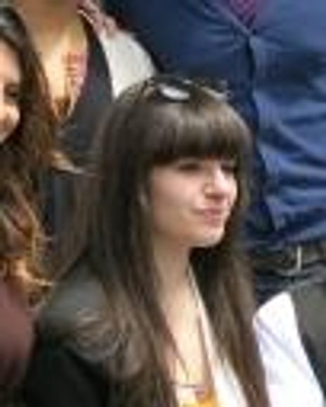 Elizabeth Carlson Headshot