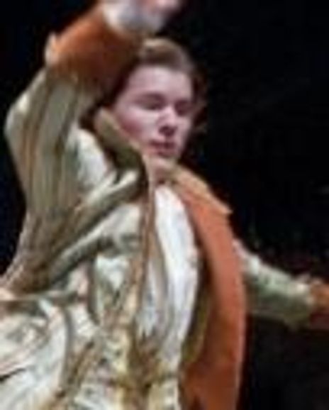 Riley Neldam Headshot