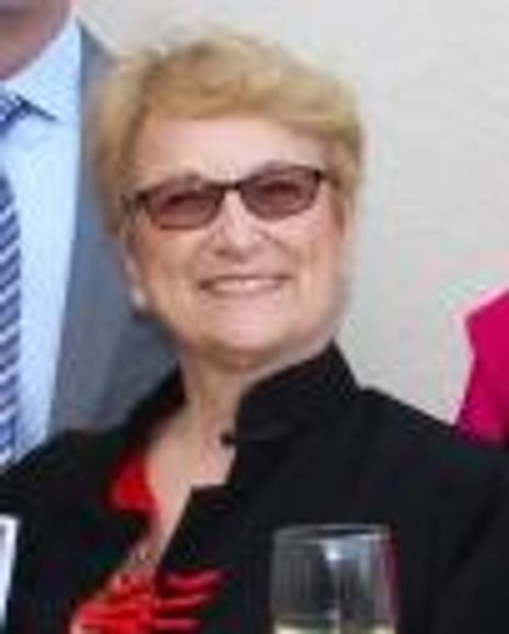 Julie Denny Headshot