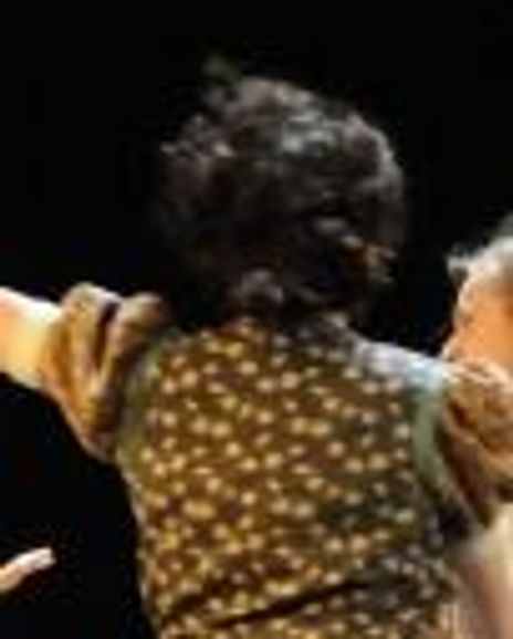 Caroline Lennon Headshot