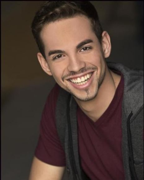 Adrian Ruz Headshot