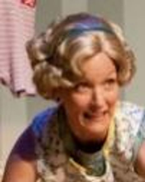 Annie Floor Headshot