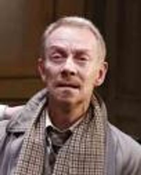 Jamie Newall Headshot