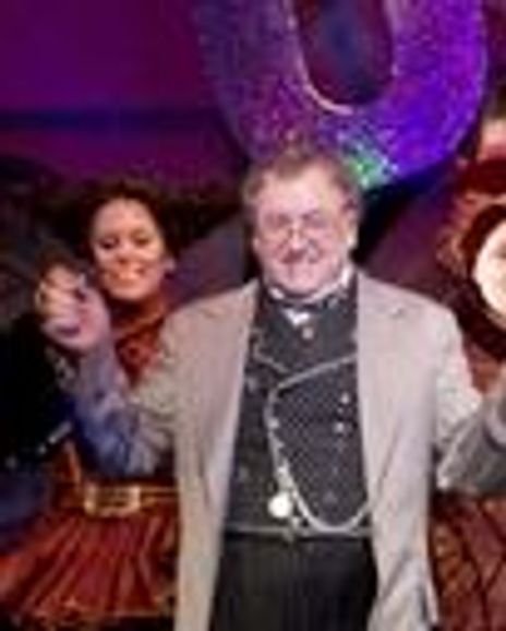 Desmond Barrit Headshot