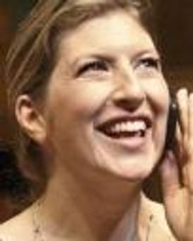 Tara Summers Headshot