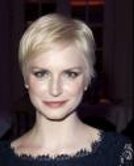 Louise Dylan Headshot