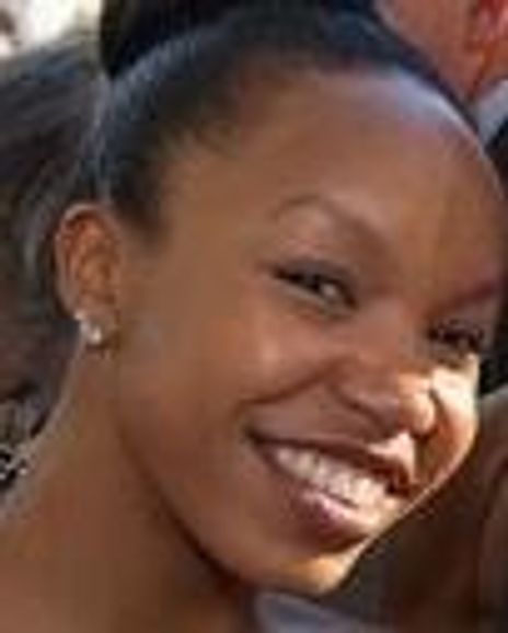 Kelly Robotham Headshot