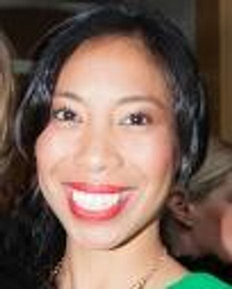 Jenna Savella Headshot