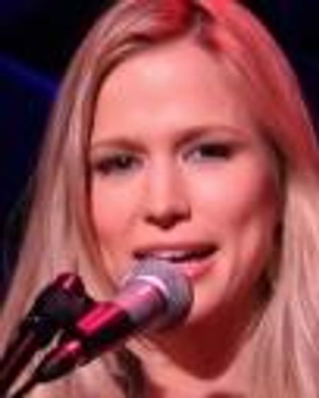 Anna Gilligan Headshot