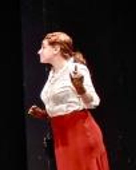 Nikki Yarnell Headshot