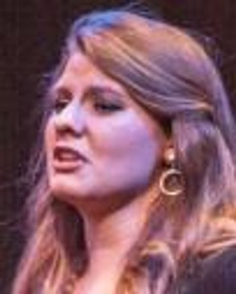 Isabella Ivy Headshot