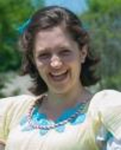 Caroline Calkins Headshot