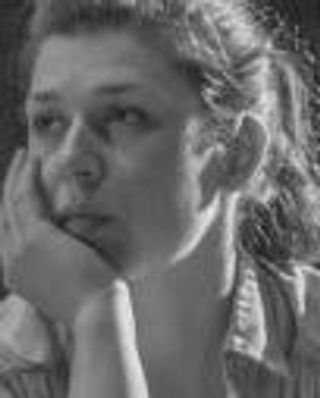 Claire Biggers Headshot