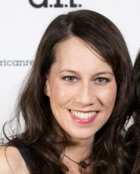 Laura Sheehy Headshot