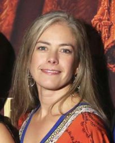 Nicole Olson Headshot