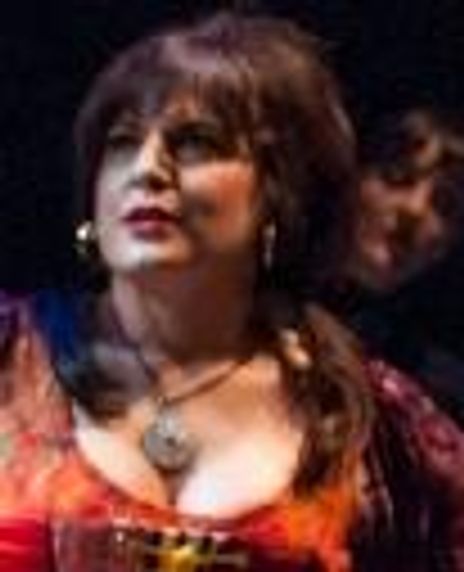 Gillian Shelly Headshot