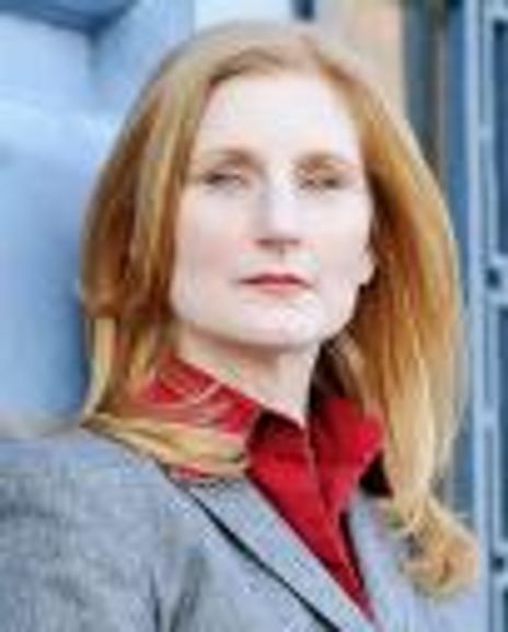 Thia Stephan Headshot